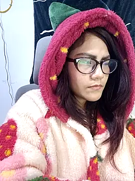 Snapshot of ZUCAAT chatting on October 2025 04:01:02 AM ZUCAAT online show from October 2025 04:01:02 AM