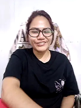 Snapshot of ZUCAAT chatting on October 2025 04:27:01 AM ZUCAAT online show from October 2025 04:27:01 AM