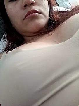 Snapshot of ZUCAAT chatting on November 2025 09:32:01 PM ZUCAAT online show from November 2025 09:32:01 PM