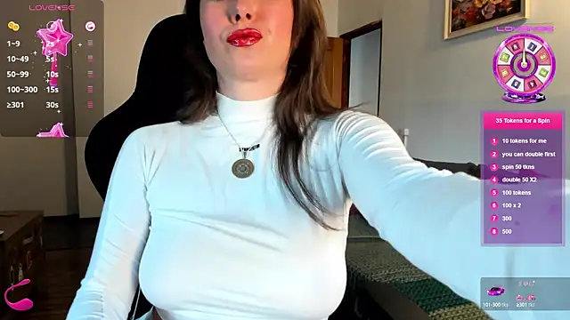 Snapshot of PlayfulGoddess chatting on February 2025 02:44:02 PM PlayfulGoddess online show from February 2025 02:44:02 PM