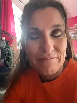 Snapshot of Lwhite1 chatting on October 2025 03:42:02 PM Lwhite1 online show from October 2025 03:42:02 PM