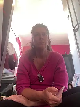 Snapshot of Lwhite1 chatting on October 2025 03:45:02 PM Lwhite1 online show from October 2025 03:45:02 PM