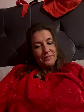 Snapshot of Lwhite1 chatting on October 2025 07:20:01 PM Lwhite1 online show from October 2025 07:20:01 PM