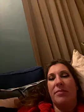 Snapshot of Lwhite1 chatting on November 2025 12:33:01 AM Lwhite1 online show from November 2025 12:33:01 AM