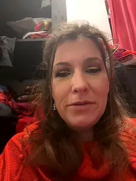 Snapshot of Lwhite1 chatting on November 2025 12:10:02 AM Lwhite1 online show from November 2025 12:10:02 AM