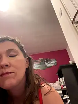 Lwhite1 online show from November 2025 04:17:02 PM