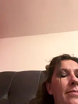 Lwhite1 online show from November 2025 05:02:01 PM