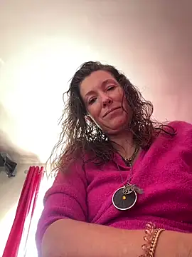 Lwhite1 online show from May 2026 03:51:02 PM