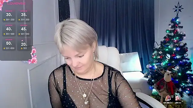 Snapshot of Juarnea chatting on December 2024 06:03:02 PM Juarnea online show from December 2024 06:03:02 PM