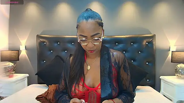 Snapshot of dirtyvictoria chatting on December 2025 12:33:02 PM dirtyvictoria online show from December 2025 12:33:02 PM