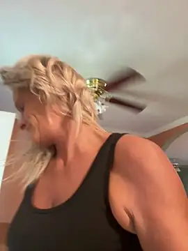 Snapshot of vixendoll87 chatting on October 2025 04:46:01 PM vixendoll87 online show from October 2025 04:46:01 PM