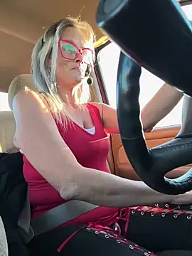 Snapshot of vixendoll87 chatting on October 2025 09:58:02 PM vixendoll87 online show from October 2025 09:58:02 PM