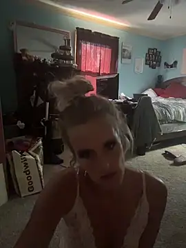 Snapshot of vixendoll87 chatting on November 2025 07:13:02 PM vixendoll87 online show from November 2025 07:13:02 PM