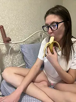 Snapshot of BeatriceTender chatting on February 2025 04:02:01 PM BeatriceTender online show from February 2025 04:02:01 PM