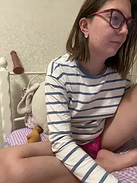 Snapshot of BeatriceTender chatting on October 2025 07:22:02 PM BeatriceTender online show from October 2025 07:22:02 PM