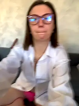 Snapshot of BeatriceTender chatting on October 2025 09:09:01 AM BeatriceTender online show from October 2025 09:09:01 AM