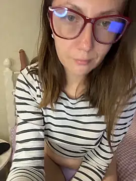 BeatriceTender online show from June 2026 06:07:01 PM