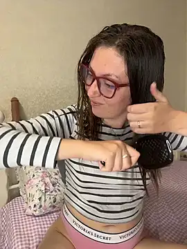 BeatriceTender online show from June 2026 08:33:02 PM