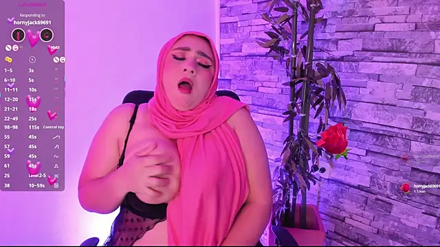 Snapshot of HijabiMilf chatting on September 2025 12:16:01 PM HijabiMilf online show from September 2025 12:16:01 PM