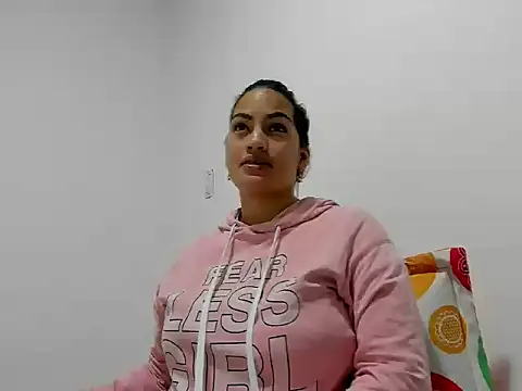 SamanthaBeke online show from April 2026 01:04:01 AM