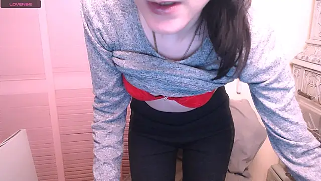 Snapshot of AmandaSell chatting on December 2024 05:00:01 PM AmandaSell online show from December 2024 05:00:01 PM