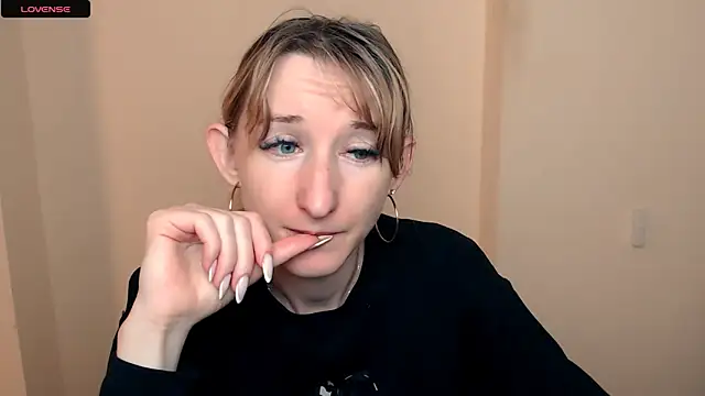 Snapshot of AmandaSell chatting on September 2025 07:32:01 AM AmandaSell online show from September 2025 07:32:01 AM