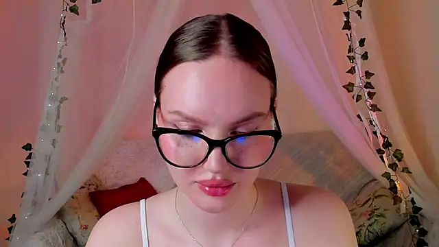 Snapshot of MishkaMe chatting on March 2025 04:56:02 PM MishkaMe online show from March 2025 04:56:02 PM