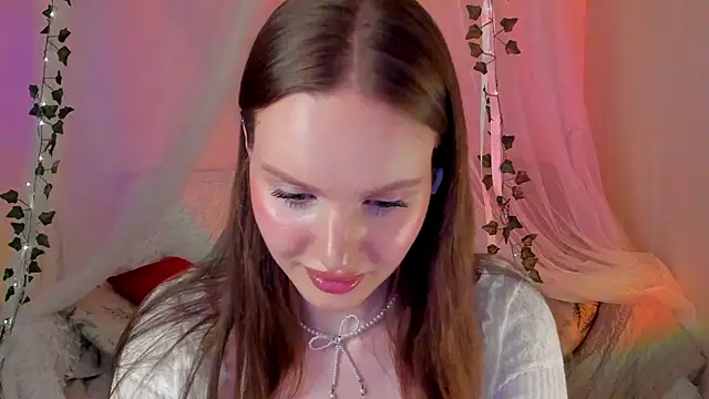 Snapshot of MishkaMe chatting on March 2025 07:24:02 PM MishkaMe online show from March 2025 07:24:02 PM