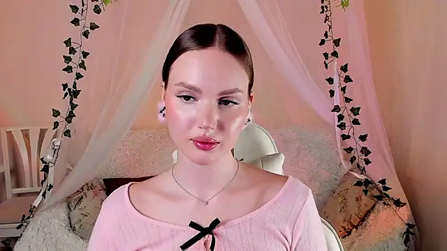 MishkaMe online show from November 2025 02:33:01 PM