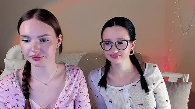 MishkaMe online show from November 2025 04:33:01 PM