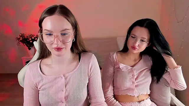 Snapshot of MishkaMe chatting on March 2026 03:50:01 PM MishkaMe online show from March 2026 03:50:01 PM