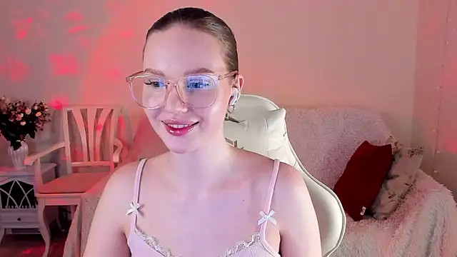 Snapshot of MishkaMe chatting on March 2026 03:40:01 PM MishkaMe online show from March 2026 03:40:01 PM