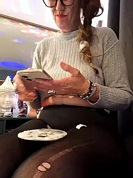 Snapshot of TheDime chatting on January 2025 01:21:02 AM TheDime online show from January 2025 01:21:02 AM