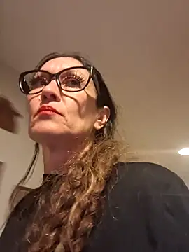 Snapshot of TheDime chatting on March 2025 02:21:01 AM TheDime online show from March 2025 02:21:01 AM