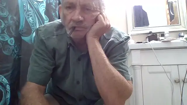 Snapshot of den-rock4u chatting on April 2026 06:57:01 PM den-rock4u online show from April 2026 06:57:01 PM