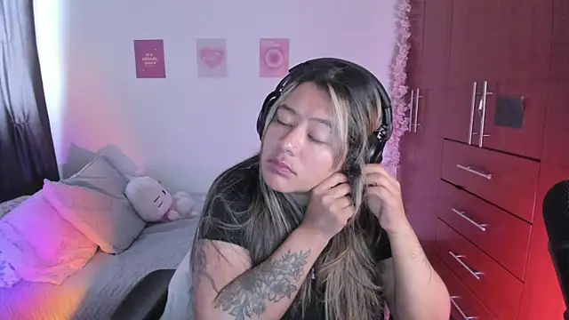 StephaniFox online show from September 2025 09:16:02 PM