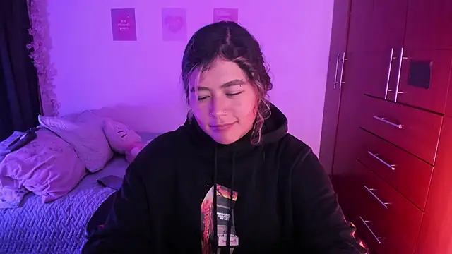 StephaniFox online show from October 2025 01:48:02 AM