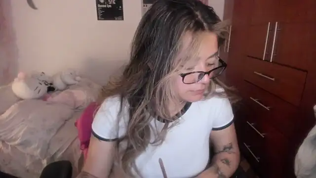 Snapshot of StephaniFox chatting on February 2026 01:39:02 AM StephaniFox online show from February 2026 01:39:02 AM