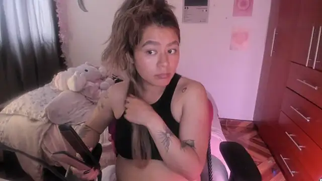 Snapshot of StephaniFox chatting on March 2026 07:53:02 PM StephaniFox online show from March 2026 07:53:02 PM