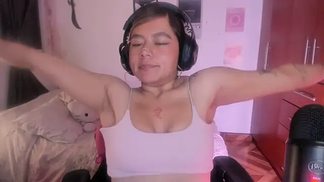 Snapshot of StephaniFox chatting on March 2026 02:04:02 AM StephaniFox online show from March 2026 02:04:02 AM