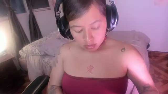 Snapshot of StephaniFox chatting on March 2026 01:43:02 AM StephaniFox online show from March 2026 01:43:02 AM