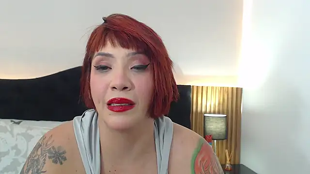 EmiliaKurt online show from November 2025 05:25:02 PM