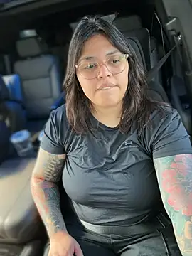 miacanela xo online show from June 2026 10:32:01 PM