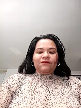 Julieta-tits online show from April 2026 02:34:01 PM
