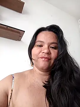 Julieta-tits online show from May 2026 05:10:01 PM