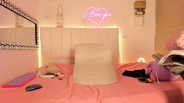 lilith horny online show from March 2026 04:18:01 AM