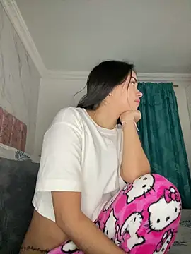 Snapshot of Kimmymadison- chatting on April 2026 05:00:02 AM Kimmymadison- online show from April 2026 05:00:02 AM