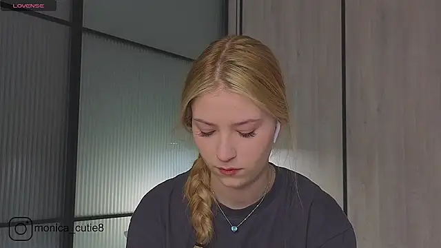 Monikacutie online show from March 2025 04:03:02 AM