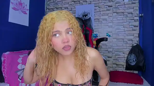 sofiacastillo01 online show from February 2025 05:22:02 PM