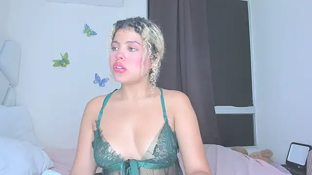 sofiacastillo01 online show from April 2026 11:11:01 PM